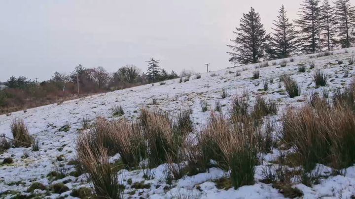 Orange warning for ‘significant snowfall’ in six counties, as Met Éireann adds more counties to yellow snow and ice warning