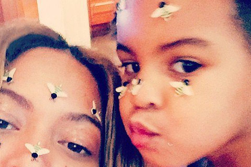 Beyonce and Blue Ivy selfie