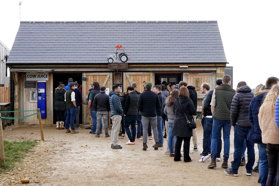 Queues for reopening of Jeremy Clarkson's Diddly Squat farm shop | Irish  Independent