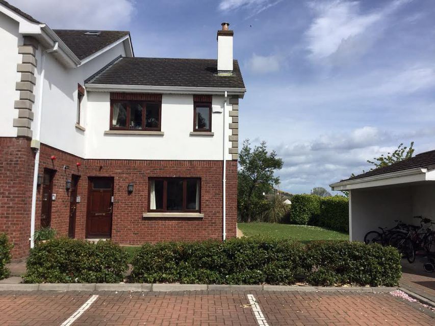 For sale: €350,000 - 16 Willowmare, Greystones