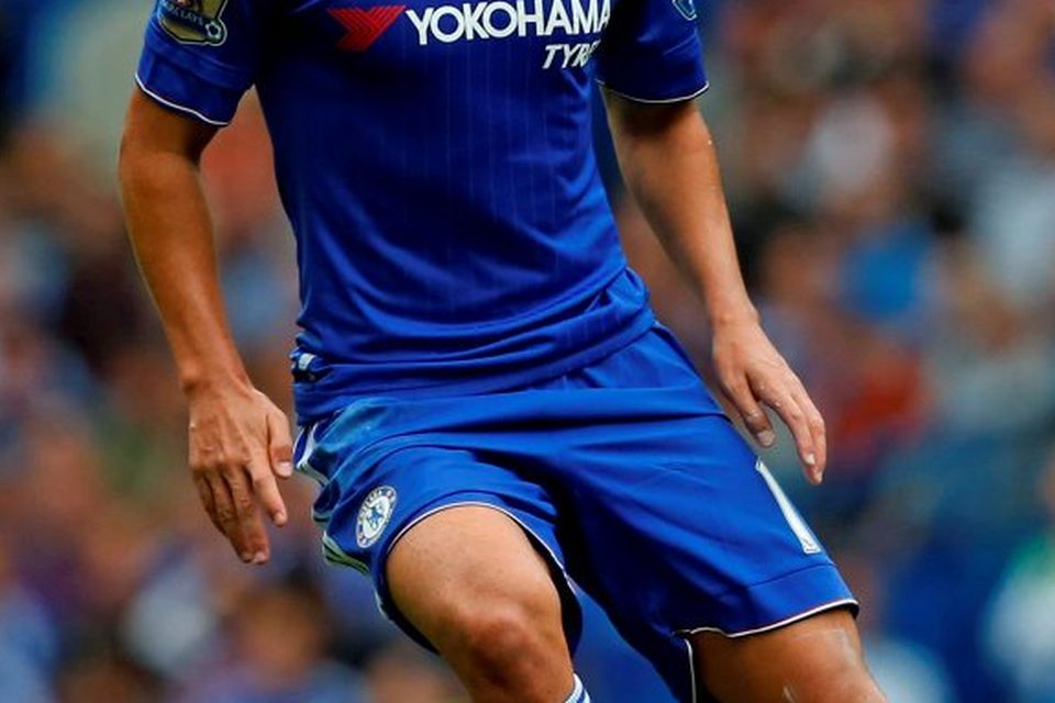 Chelsea's Spanish midfielder Pedro runs with the ball
