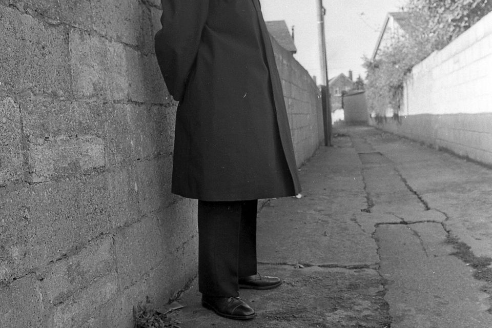A Garda on duty at the laneway on Ballyroan Road, Rathfarnham from where 13 year old schoolboy Philip Cairns went missing on the afternoon of 23 October 1986. NPA/Independent collection