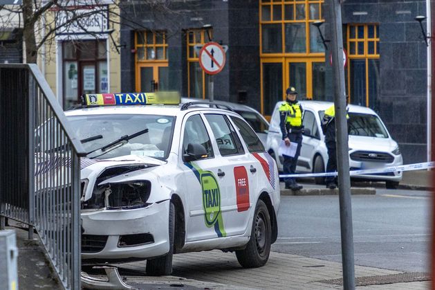 Tragic Vigil in Letterkenny: Man Dies, Brother Injured in Car Accident