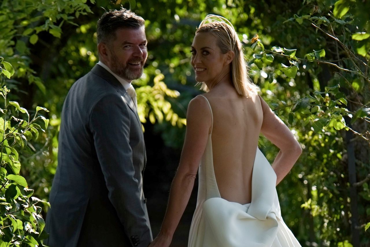 TV star Kathryn Thomas weds restaurateur P draig McLoughlin in