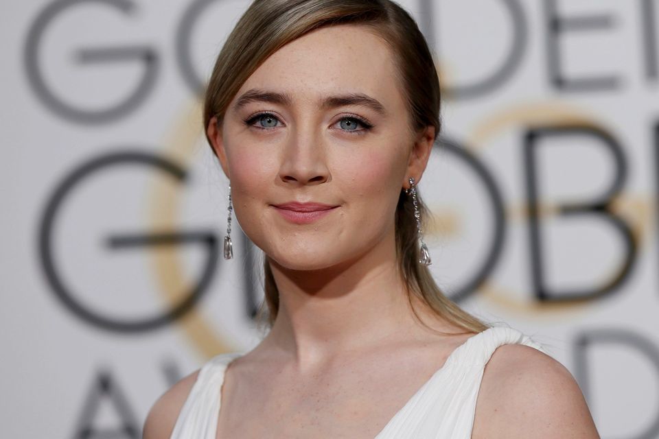Actress Saoirse Ronan arrives at the 73rd Golden Globe Awards in Beverly Hills, California January 10, 2016.  REUTERS/Mario Anzuoni
