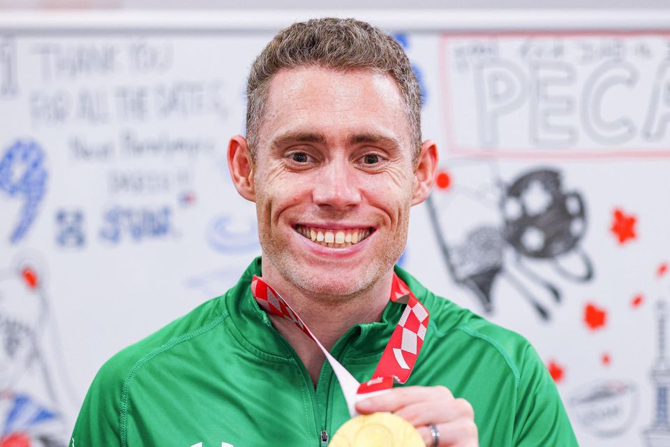 Jason Smyth with his sixth Paralympic gold medal, won in Tokyo in 2021