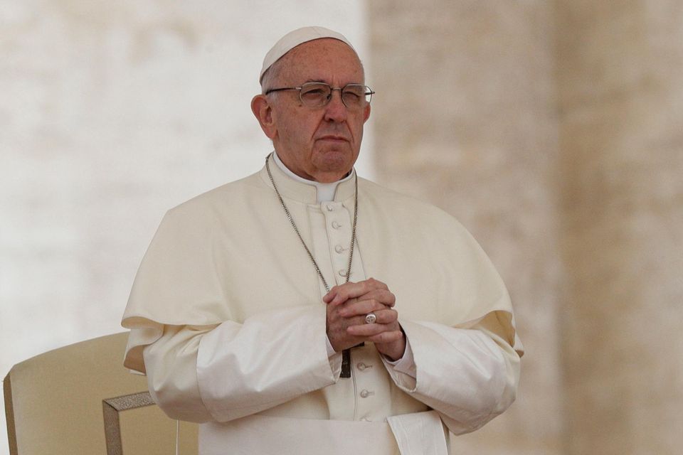 Pope Francis enjoyed pizza with hospital staff. Photo: Andrew Medichini/AP