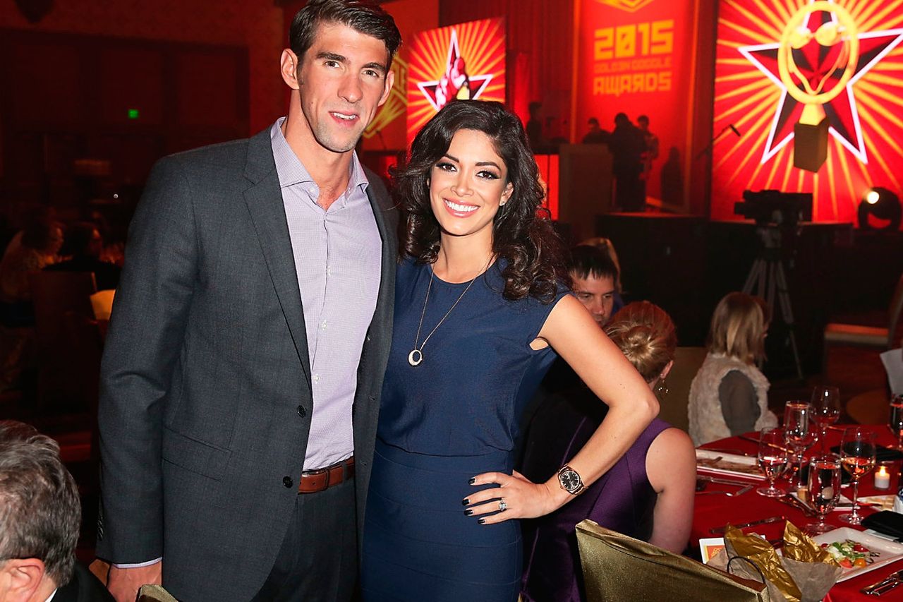 Michael Phelps Goes Practically Naked to Pajama Party with Girlfriend  Nicole Johnson, 2014 Christmas, Michael Phelps, Nicole Johnson, Shirtless