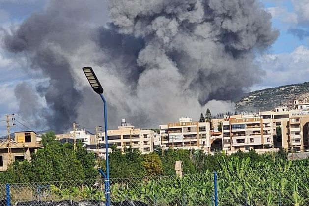 イスラエル、レバノンにこれまでで最も激しい攻撃、ポケベルの爆発を受けてヒズボラが反撃