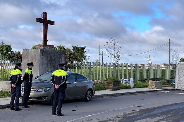 Three arrested as 140 gardaí conduct raids on crime gang suspected of people smuggling and drug dealing