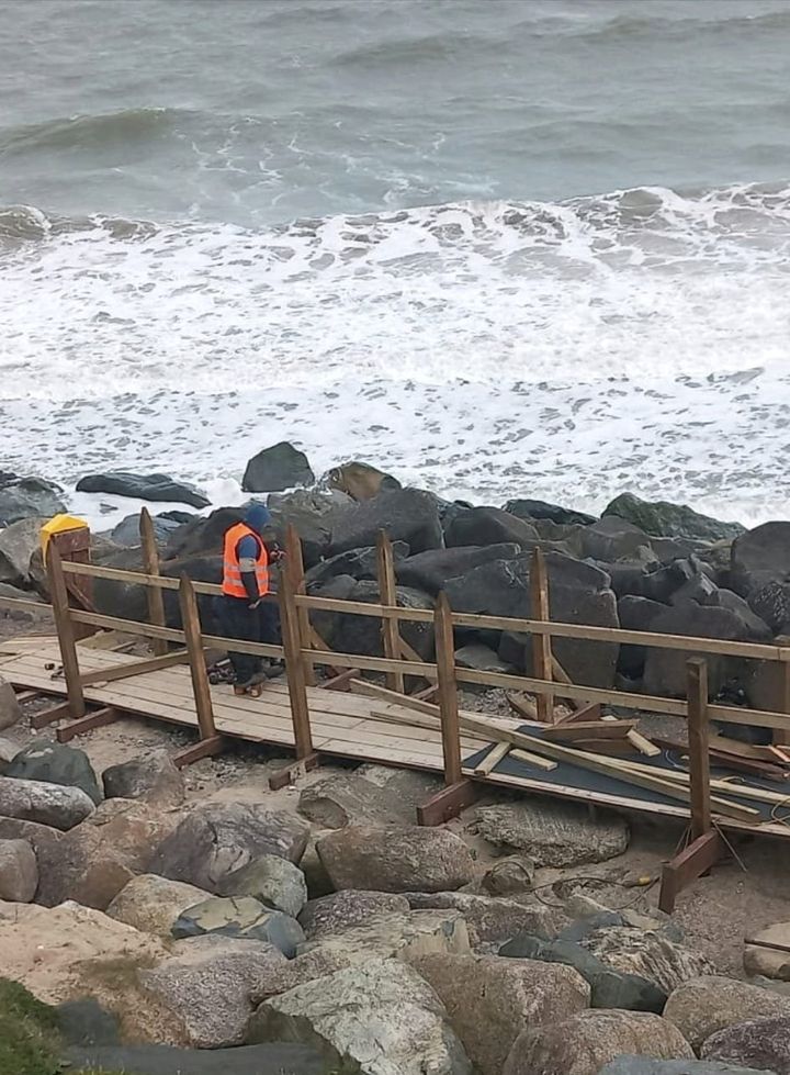 Works to re-open boardwalk access to popular Wexford beach get under way