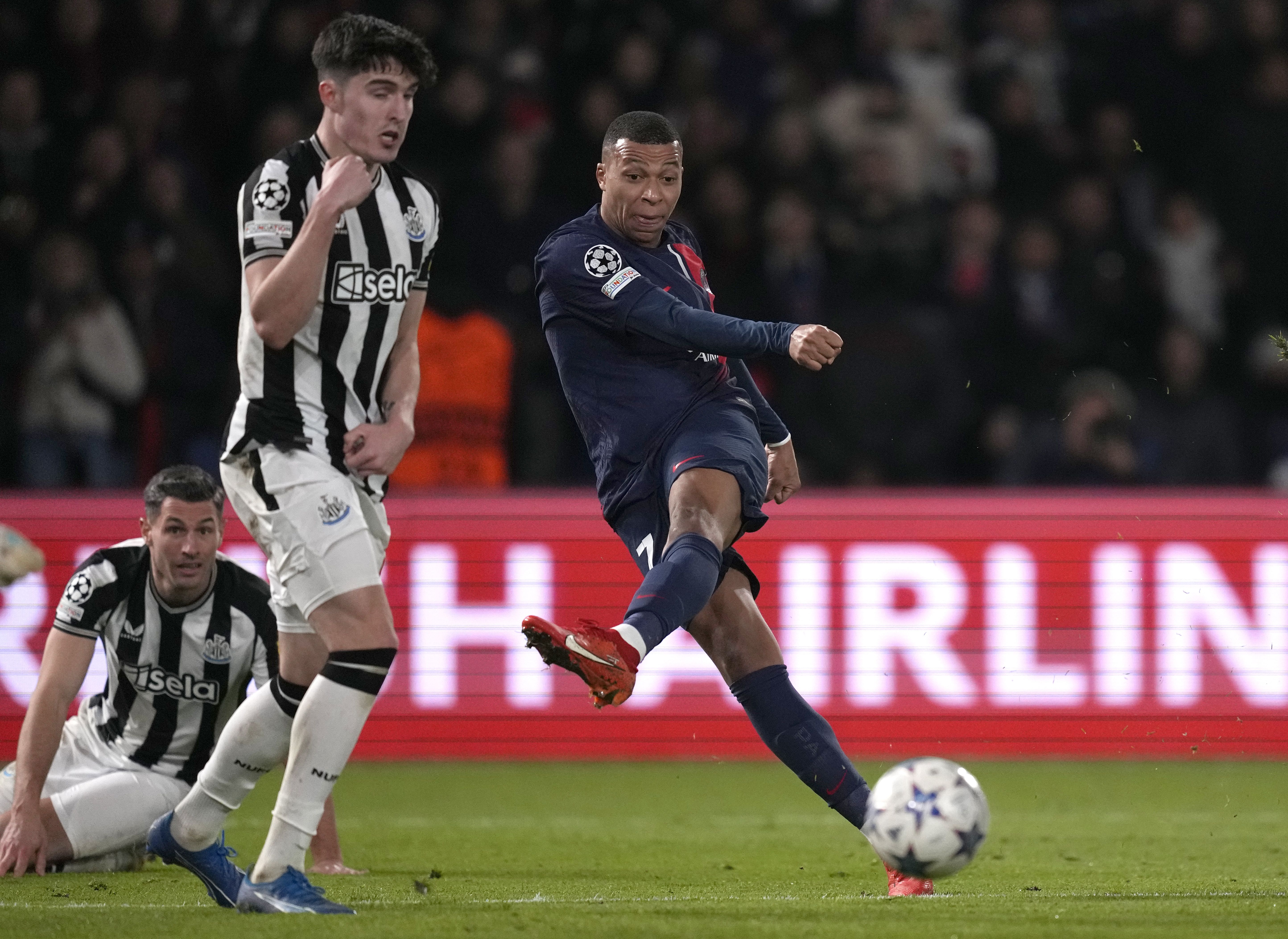 Eddie Howe Unhappy with Late Penalty Decision in PSG vs Newcastle Clash 