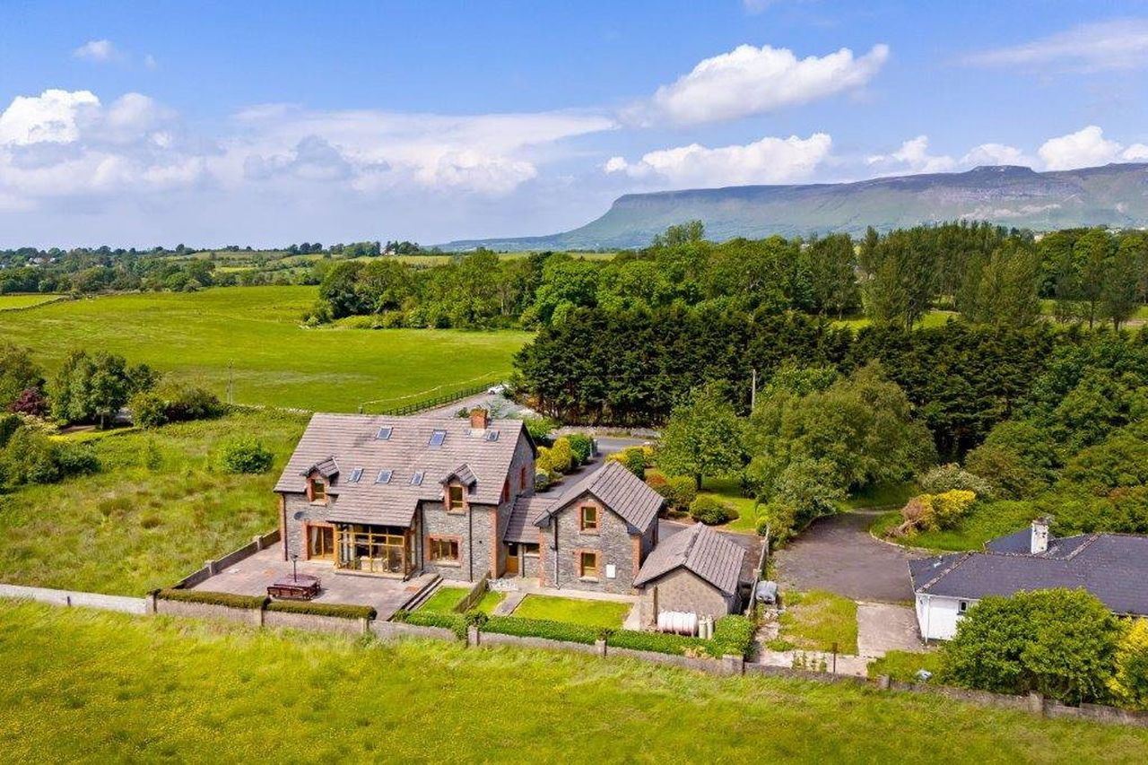 Family home with breath taking views of sligo bay and knocknarea on the