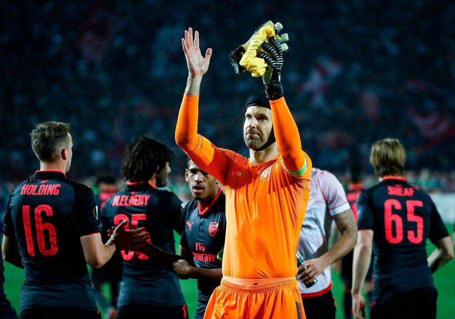 Goalkeeper Petr Cech (C) greets the Arsenal supporters after the game in Belgrade. Photo: Srdjan Stevanovic/Getty Images