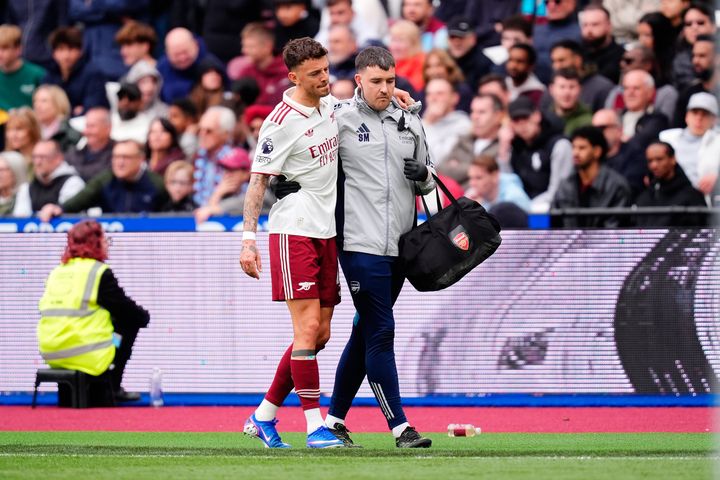 Ben White’s season-ending injury leaves Arsenal in a bind and Cristhian Mosquera facing PSG’s Khvicha Kvaratskhelia