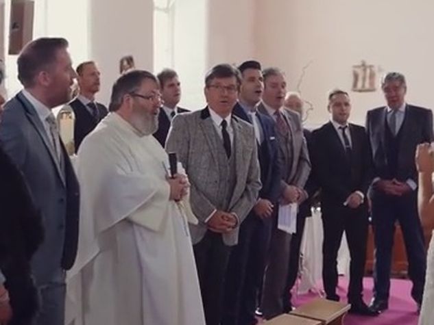 VIDEO: Surprise ‘Catholic Flashmob’ at Donegal wedding starred Daniel  O’Donnell and even the parish priest