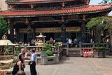 thumbnail: The stunning Lungshan temple, built in 1738