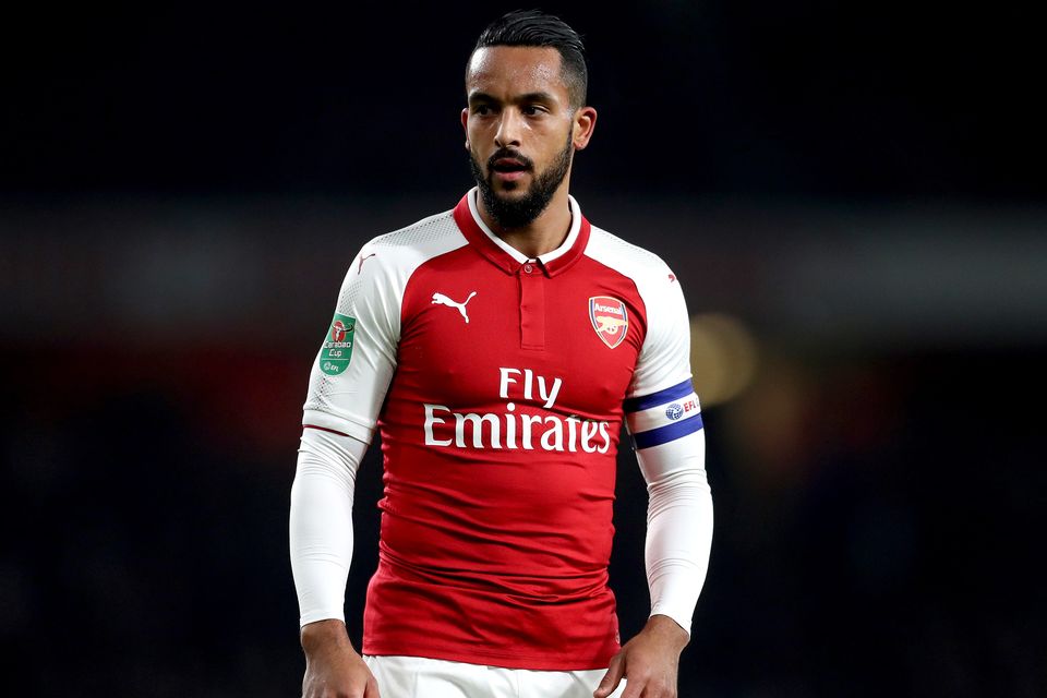 Theo Walcott has completed a move to Everton