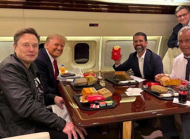 RFK Jr eats McDonald’s ‘poison’ for dinner on Donald Trump’s private jet to UFC event | Irish Independent