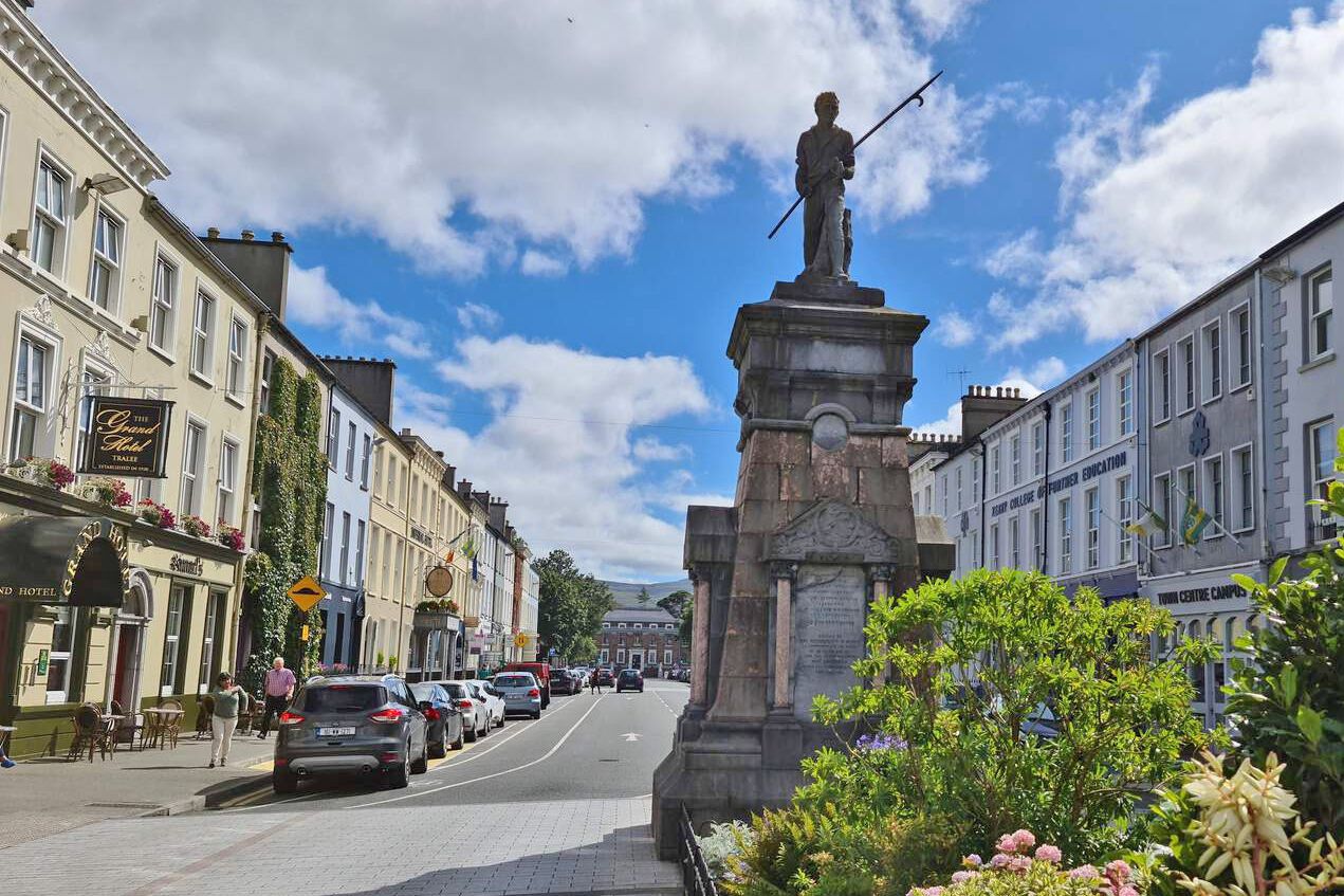 Discover the Wonder of Terrific Tralee: Admire Dolphins, Explore a Vibrant Greenway, and Indulge in Heavenly Triple Chocolate Oreo Lasagne!