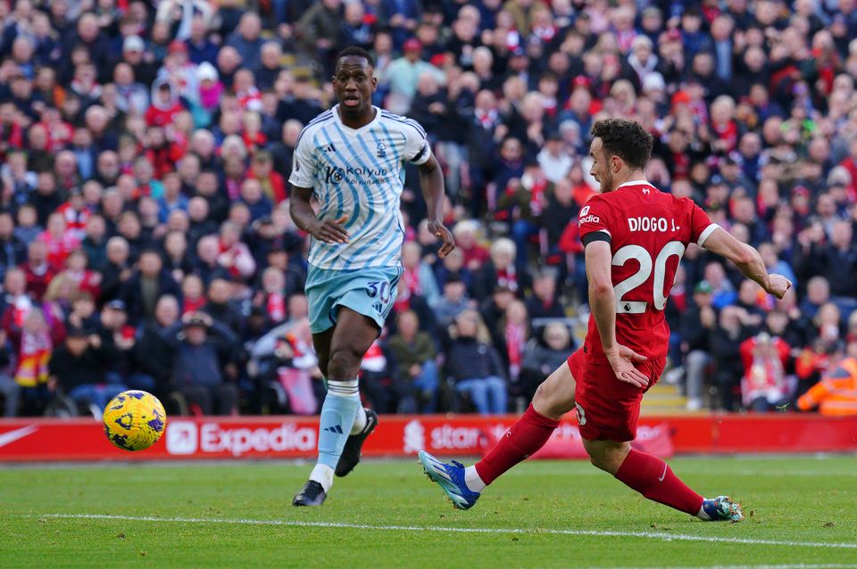 Diogo Jota đã đưa Liverpool lên và chạy (Peter Byrne / PA)