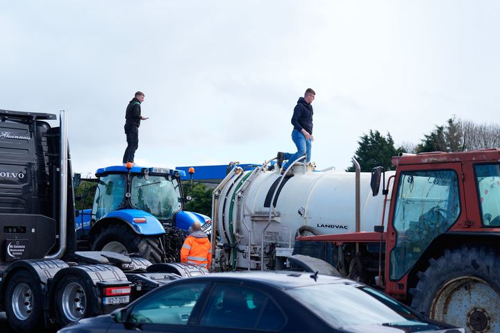 Letters: Shutting down country resembled nothing more than outright anarchy