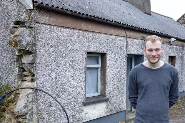 Homeless man buys derelict Sligo cottage for €41,000 after money raised through GoFundMe page