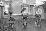 thumbnail: Students arrive back to Coláiste Éanna on the Ballyroan Road, Rathfarnham, after the mid-term break of October 1986. NPA/Independent collection