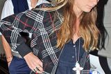 thumbnail: A rare photo of Prince Harry and Cressida Bonas show their low-key style