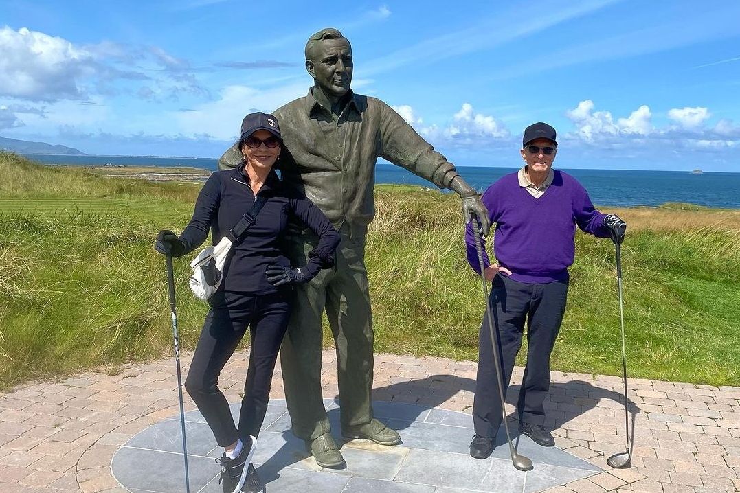 Celebrity couple Catherine Zeta-Jones and Michael Douglas exhibit golf prowess during their Ireland getaway