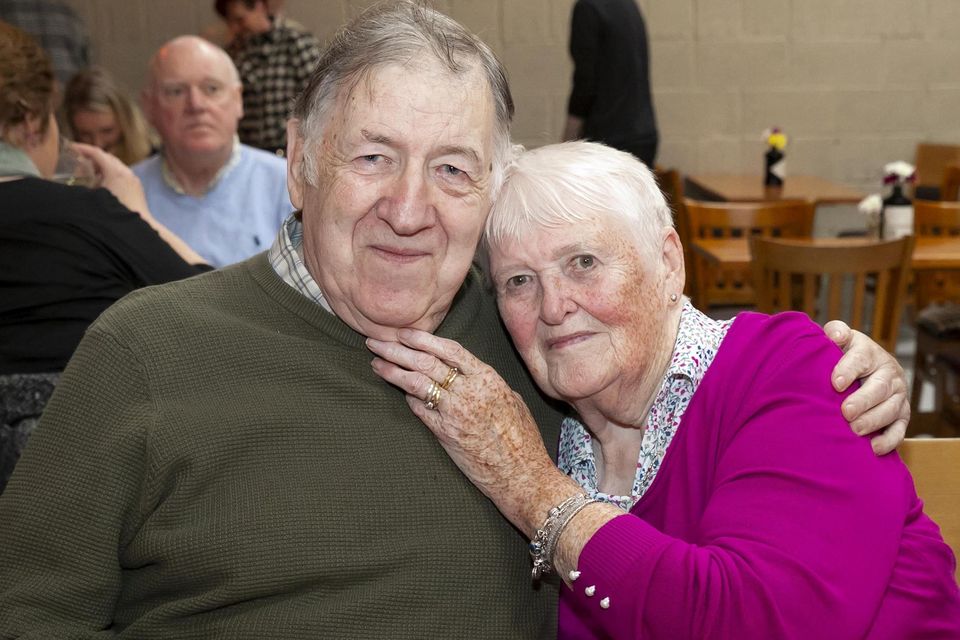 30/4/2022 John and Helan Deegan who celebrated their 60th wedding anniversary with family at Mannions bar. Photo; Mary Browne