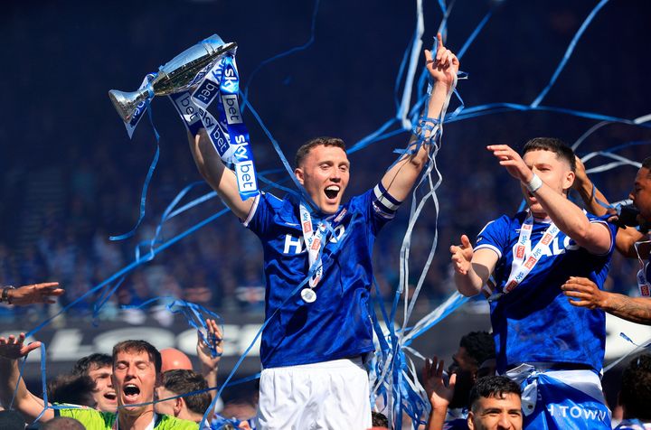 ‘It’s going to be special’ – Dara O’Shea hails family support after leading Ipswich back to Premier League
