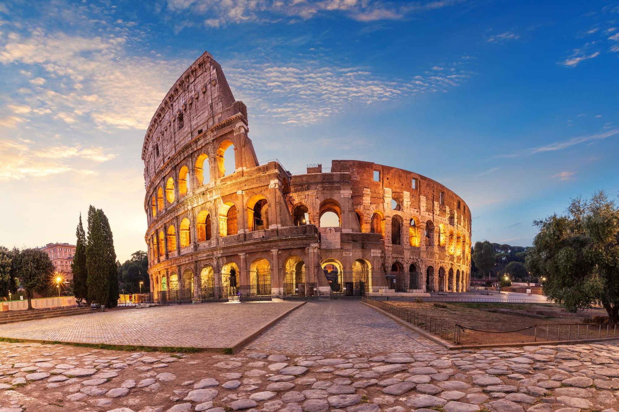 Repentant Tourist Who Carved Name into Rome’s Colosseum Seeks Forgiveness