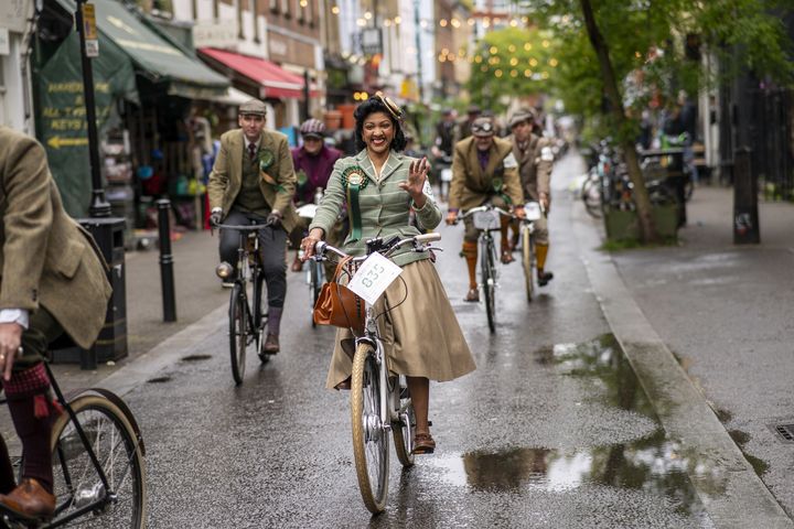 In Pictures: Tweed Run brings a touch of old-fashioned style to London&s streets