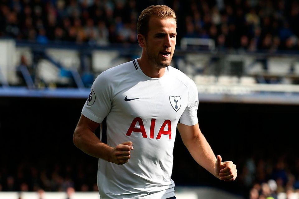 LIVERPOOL, ENGLAND - SEPTEMBER 09: Harry Kane of Tottenham Hotspur celebrates scoring his sides third goal during the Premier League match between Everton and Tottenham Hotspur at Goodison Park on September 9, 2017 in Liverpool, England.  (Photo by Jan Kruger/Getty Images)