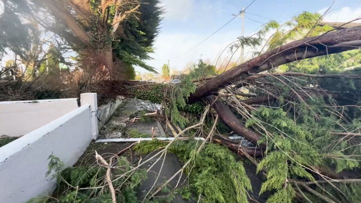 402,000 customers still without power after Storm Éowyn, as 18 counties have new Status Yellow warnings issued