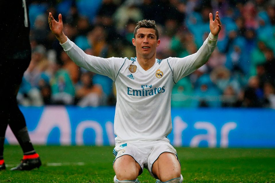 Cristiano Ronaldo draws blank but Real close on leader in La Loga