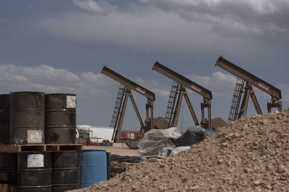 A row of pumpjacks at a Diamondback Energy oil rig in Midland, Texas. Photo: Callaghan O'Hare/Bloomberg