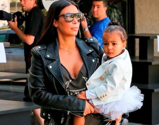 Reggie Bush's wife and daughter are pretty much identical to Kim Kardashian  and North West | Irish Independent