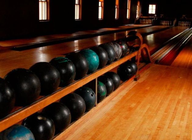 Kerry retail units that have not been occupied in 25 years will be turned into bowling alley