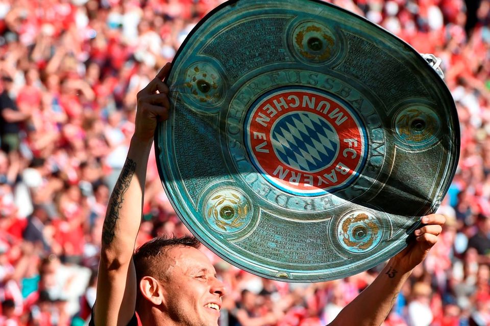 FC Bayern München Lift The Meisterschale 🏆 