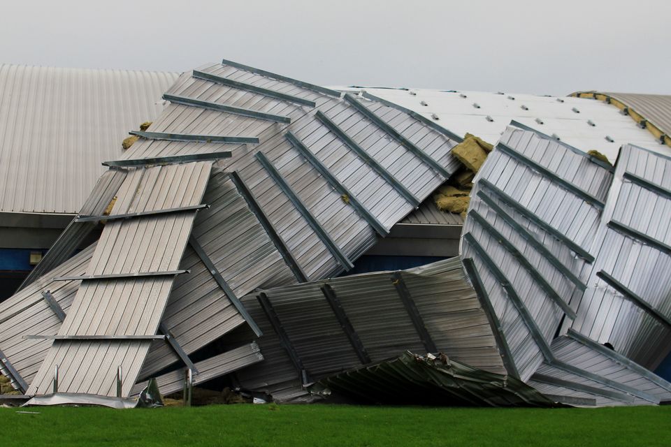 Storm Barney 10 000 homes still without power as windy conditions