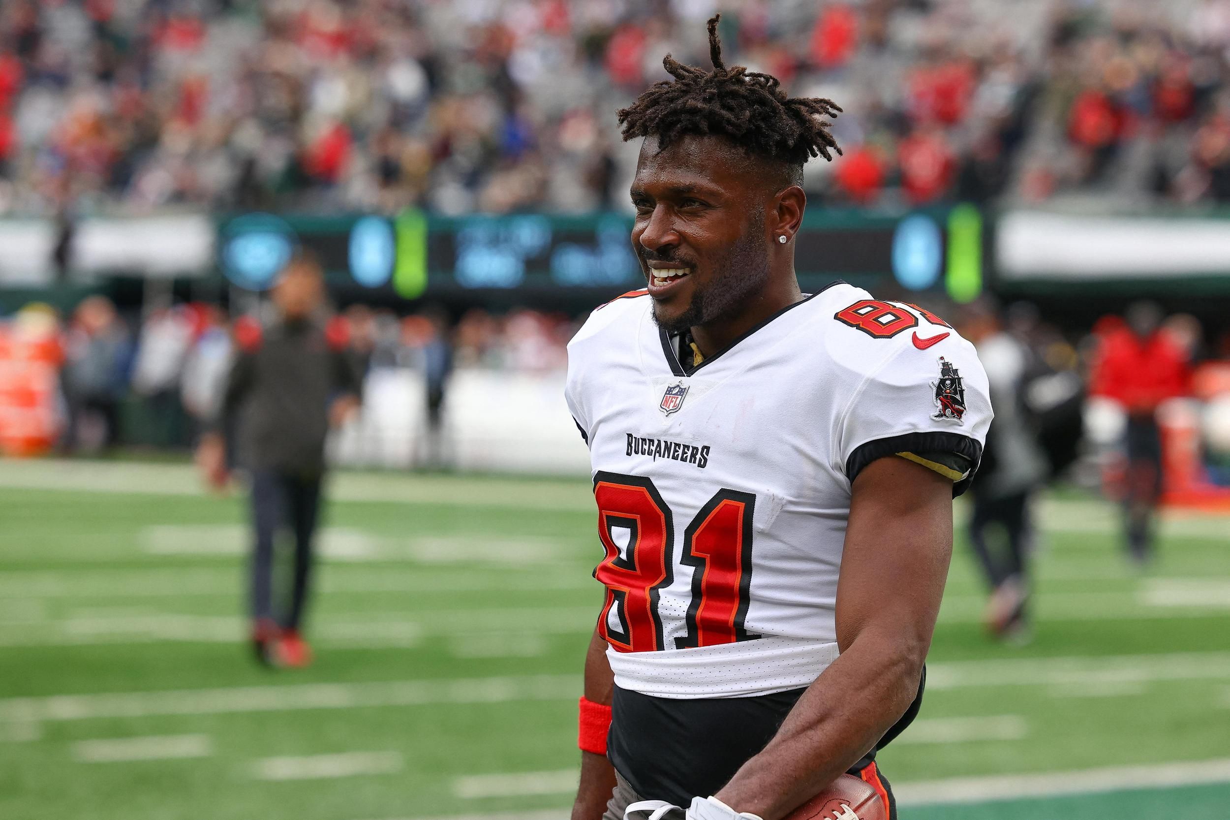 Antonio Brown's mental health is no joke after he leaves Tampa Bay