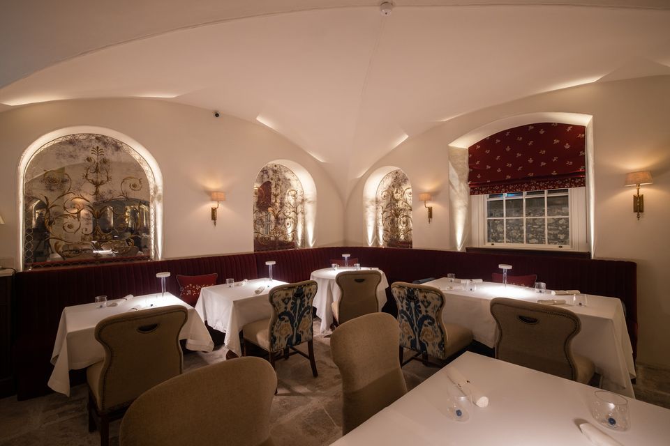 Bishop's Buttery está ubicado en el Cashel Palace Hotel en un elegante espacio abovedado.  Foto de : Nawayz Kulhan