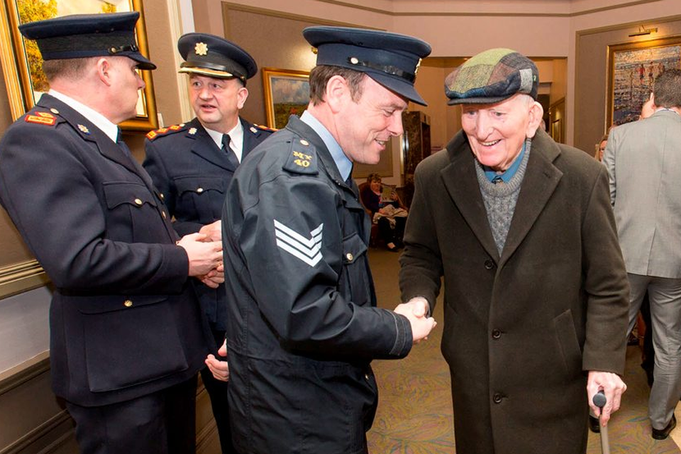 Sergeant Denis Harrington speaking with Michael Walsh from Westport at the AGSI conference in Co Mayo. Photo: Keith Heneghan