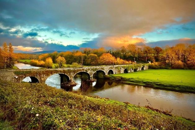 Some residents of a rural community in south Kilkenny have joined forces to oppose the proposed construction of eight “mega” wind turbines in the area, with some of the turbines expected to stand as close as about 700 metres from family homes.