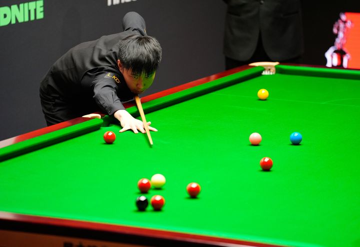 Zhao Xintong pegs back Shaun Murphy with Crucible quarter-finals tightly poised