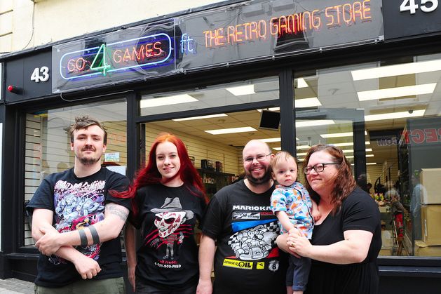 アイルランド最後のビデオゲーム店 – ウェックスフォード出身の熱心なゲーマーが世界的なトレンドに逆らう方法
