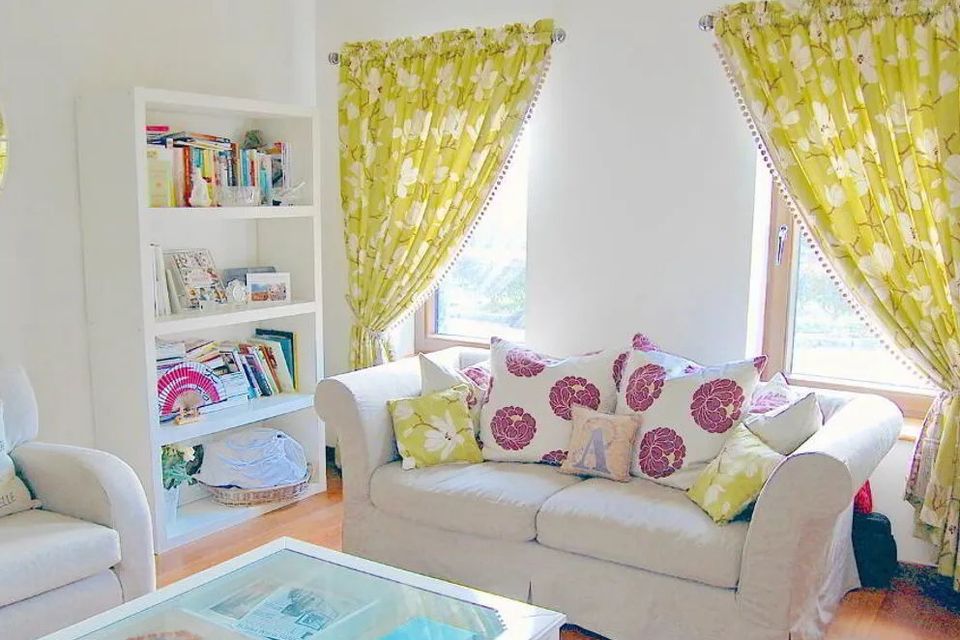 A cosy reception room