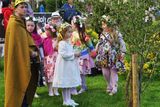 thumbnail: Children from Ballindaggin NS taking part in the May Bush Festival in 2023. 